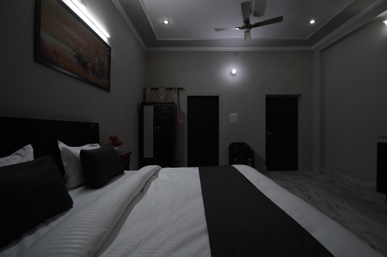 Play-Sunflower Omega-1 Couple Friendly Greater Noida Ngoại thất bức ảnh
